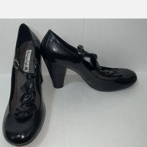 American Eagle Black Vintage MaryJanes Heels for Everyday Elegance